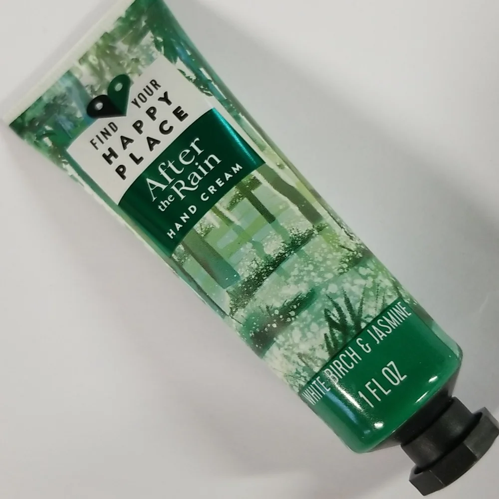4/25 bundle item. Unilever After The Rain Hand Cream